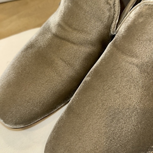 VINCE Bray Velvet Loafers - Picture 5 of 7